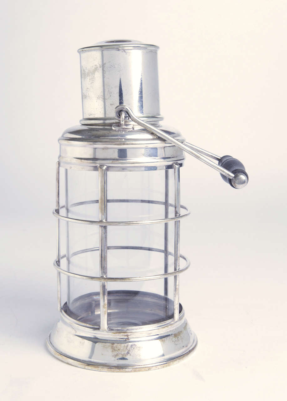 Iconic 1930s Asprey Silver Plate Art Deco Ships Lantern Cocktail Shaker In Good Condition In Dallas, TX